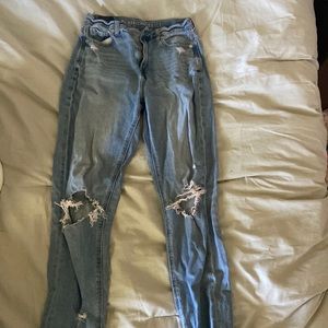 American eagle ripped jeans light wash